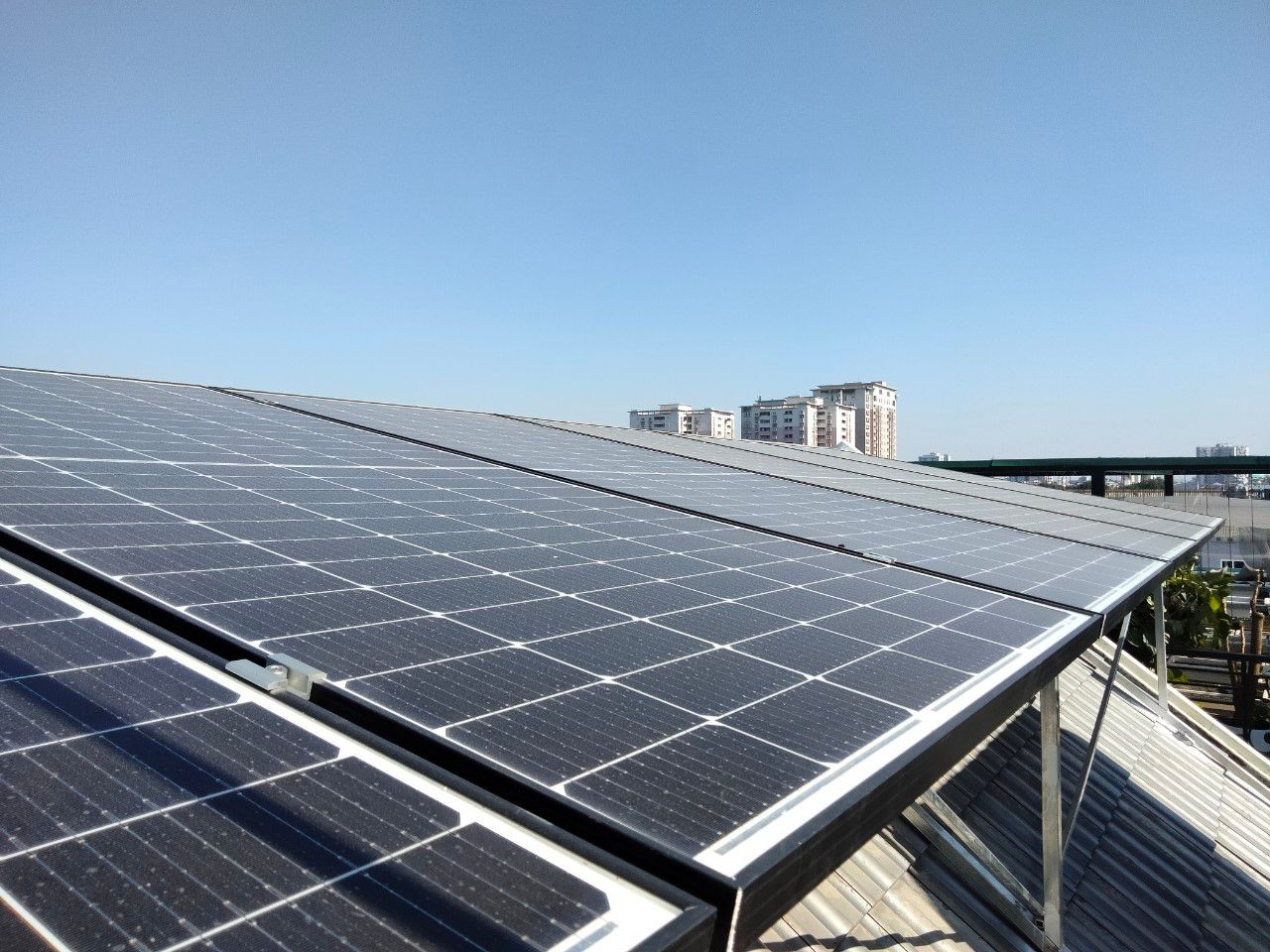Bộ inverter hòa lưới điện mặt trời sunemit